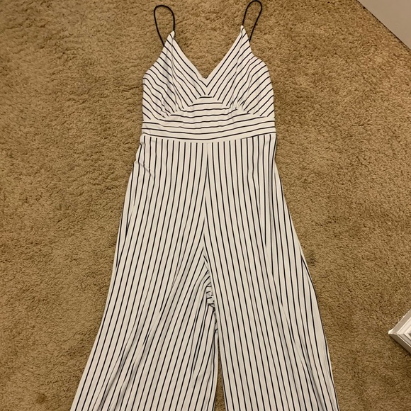 Black and white jumpsuit - Picture 1 of 1